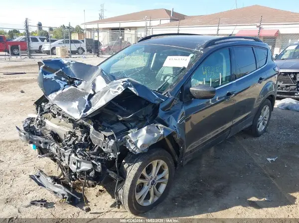 1FMCU9HD8JUD48101 2018 FORD ESCAPE - Image 2