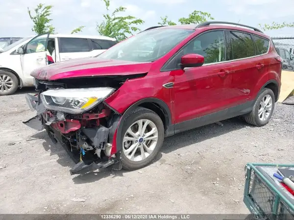 1FMCU9HD8JUD52472 2018 FORD ESCAPE - Image 2