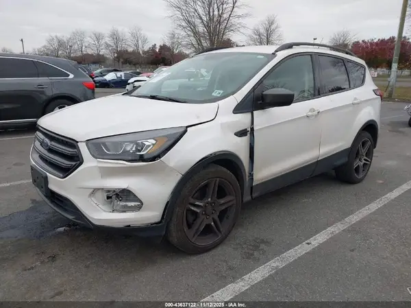 1FMCU9HD8KUB18284 2019 FORD ESCAPE - Image 2