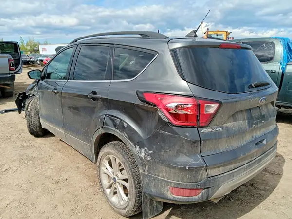 1FMCU9HD8KUB63757 2019 FORD ESCAPE - Image 2