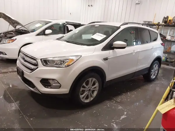 1FMCU9HD8KUC30146 2019 FORD ESCAPE - Image 2