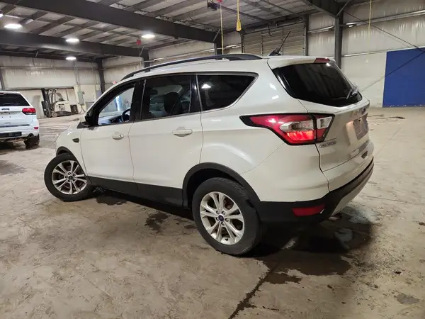 1FMCU9HD9JUA15907 2018 FORD ESCAPE - Image 2