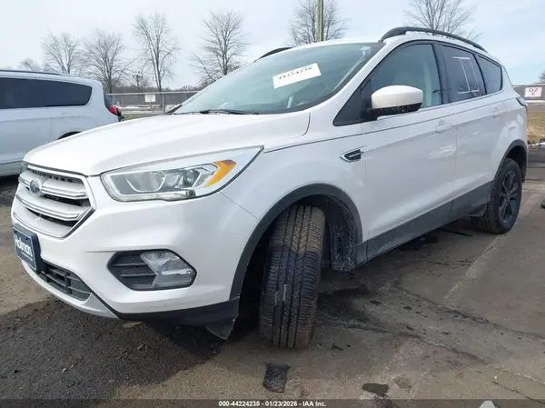 1FMCU9HD9JUA47532 2018 FORD ESCAPE - Image 2