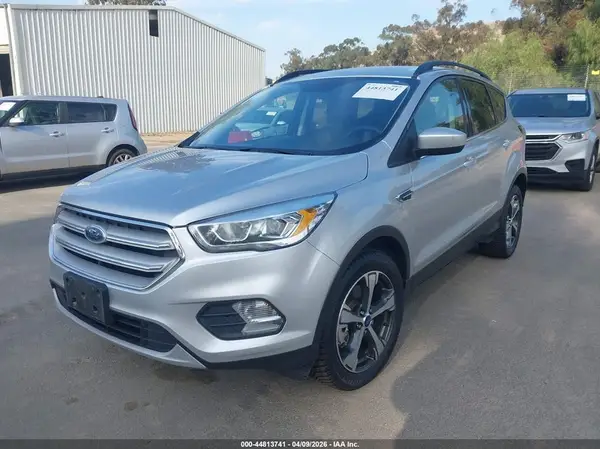 1FMCU9HD9JUB13870 2018 FORD ESCAPE - Image 2