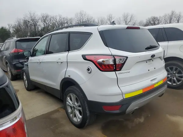 1FMCU9HD9JUB62387 2018 FORD ESCAPE - Image 2