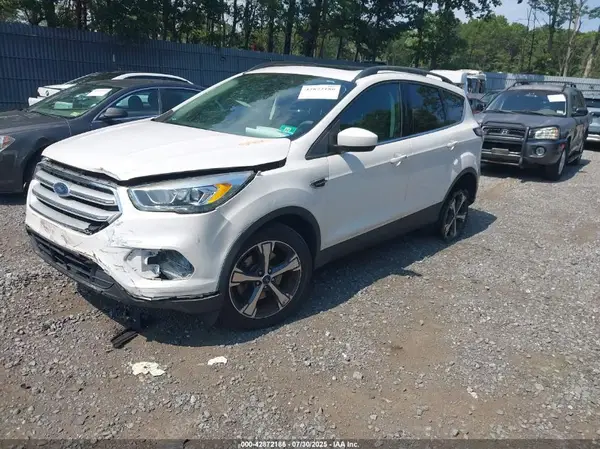 1FMCU9HD9JUB94126 2018 FORD ESCAPE - Image 2