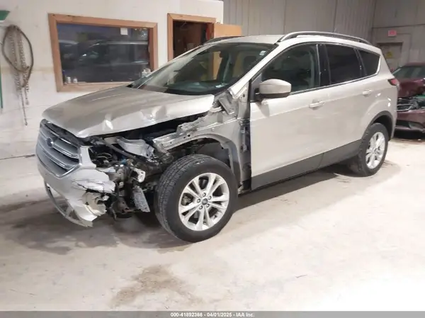 1FMCU9HD9JUD01479 2018 FORD ESCAPE - Image 2