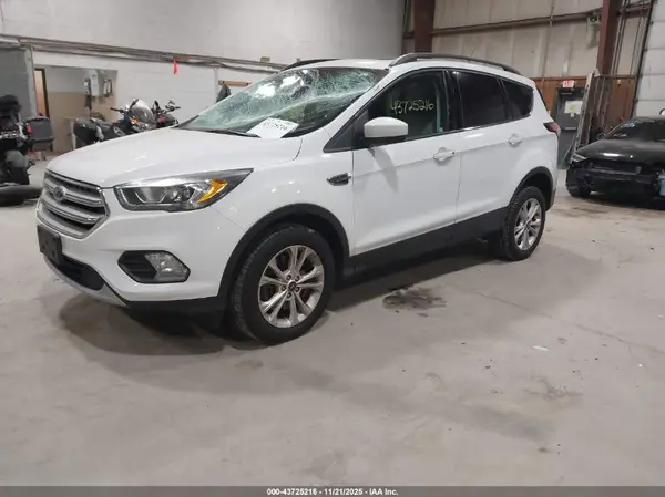 1FMCU9HD9JUD46258 2018 FORD ESCAPE - Image 2