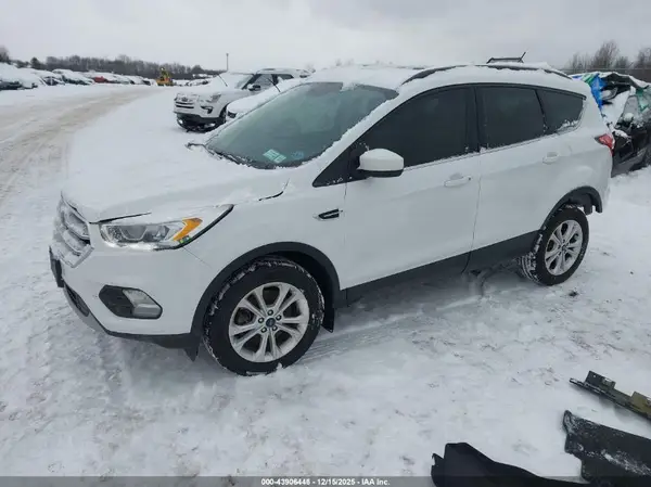 1FMCU9HD9JUD46843 2018 FORD ESCAPE - Image 2