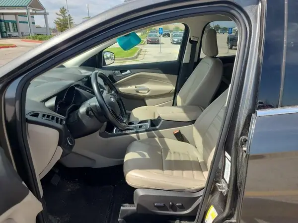 1FMCU9HD9KUA65658 2019 FORD ESCAPE - Image 2