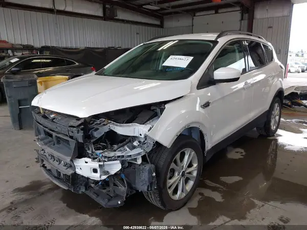 1FMCU9HD9KUB29021 2019 FORD ESCAPE - Image 2