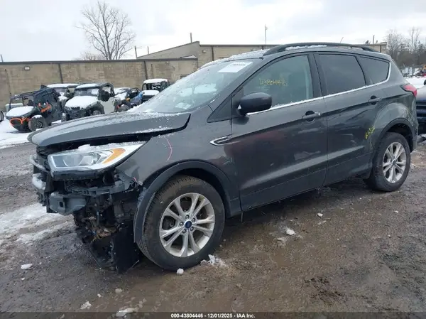 1FMCU9HD9KUB88604 2019 FORD ESCAPE - Image 2