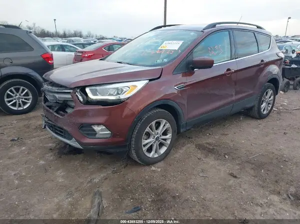 1FMCU9HDXJUB94796 2018 FORD ESCAPE - Image 2
