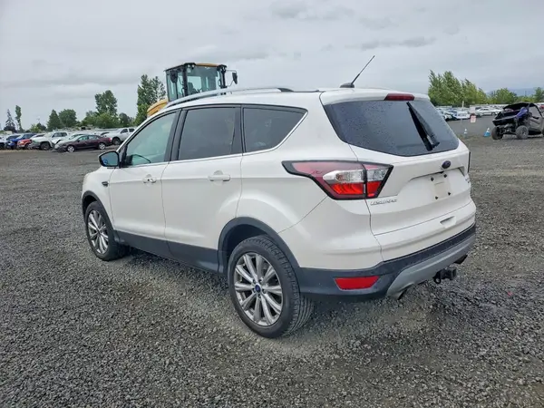 1FMCU9J90HUB61922 2017 FORD ESCAPE - Image 2