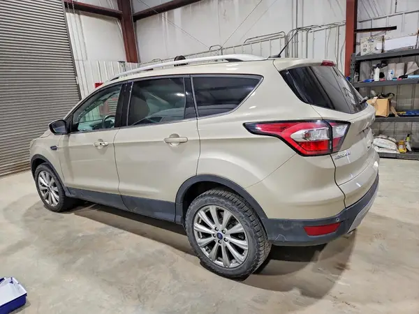 1FMCU9J90HUE10087 2017 FORD ESCAPE - Image 2