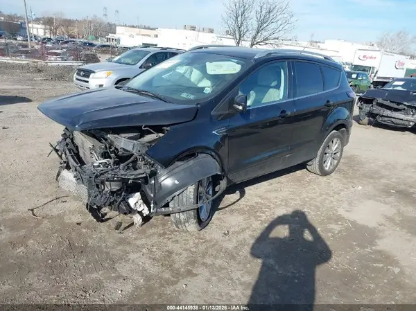 1FMCU9J90HUE17962 2017 FORD ESCAPE - Image 2