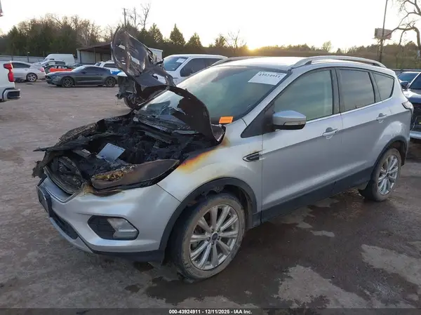 1FMCU9J90HUE18254 2017 FORD ESCAPE - Image 2