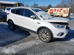 1FMCU9J90HUE32932 2017 FORD ESCAPE