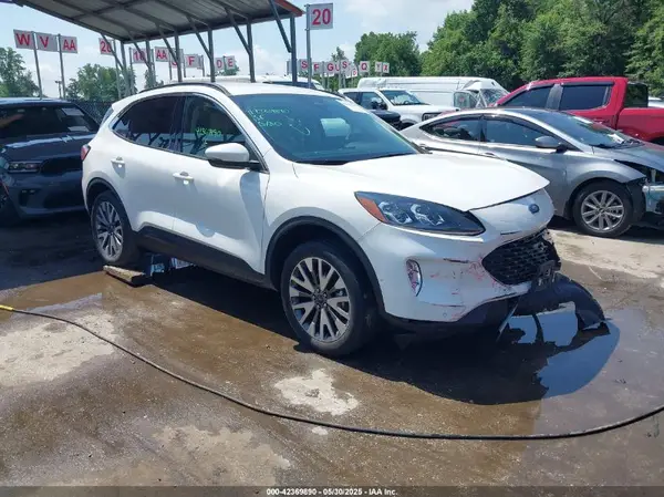 1FMCU9J90LUA39747 2020 FORD ESCAPE - Image 1