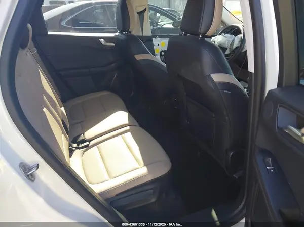 1FMCU9J90MUA30628 2021 FORD ESCAPE - Image 8