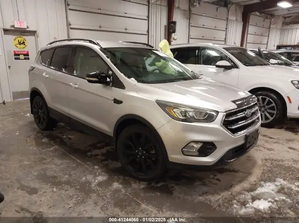 1FMCU9J91HUA81688 2017 FORD ESCAPE - Image 1