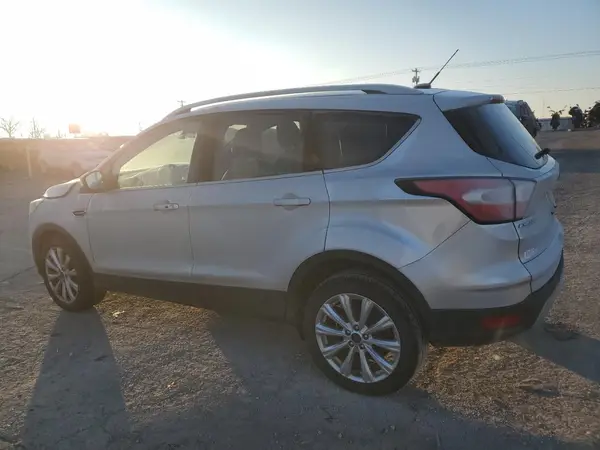 1FMCU9J91HUB30789 2017 FORD ESCAPE - Image 2