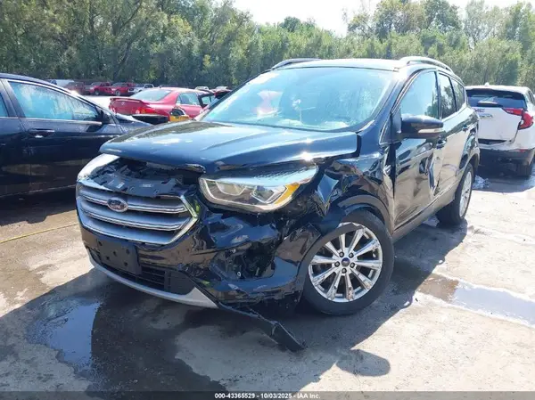 1FMCU9J91HUB62240 2017 FORD ESCAPE - Image 2