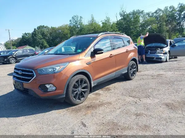 1FMCU9J91HUB91088 2017 FORD ESCAPE - Image 2