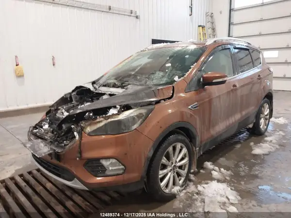 1FMCU9J91HUC69613 2017 FORD ESCAPE - Image 2