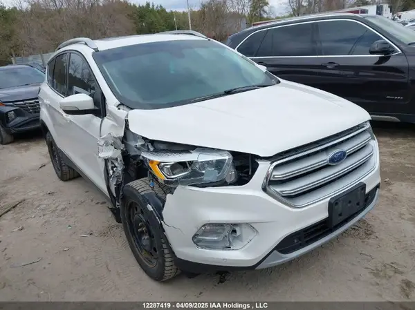1FMCU9J91JUB00780 2018 FORD ESCAPE - Image 1