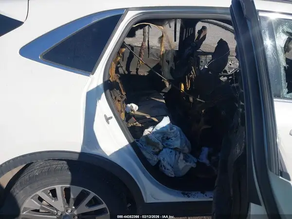 1FMCU9J91LUB20207 2020 FORD ESCAPE - Image 8