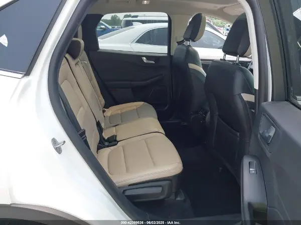 1FMCU9J91NUA27366 2022 FORD ESCAPE - Image 8