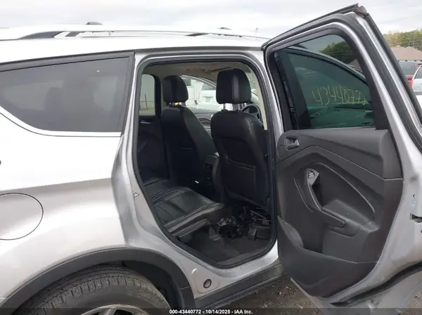 1FMCU9J92HUB75126 2017 FORD ESCAPE - Image 8