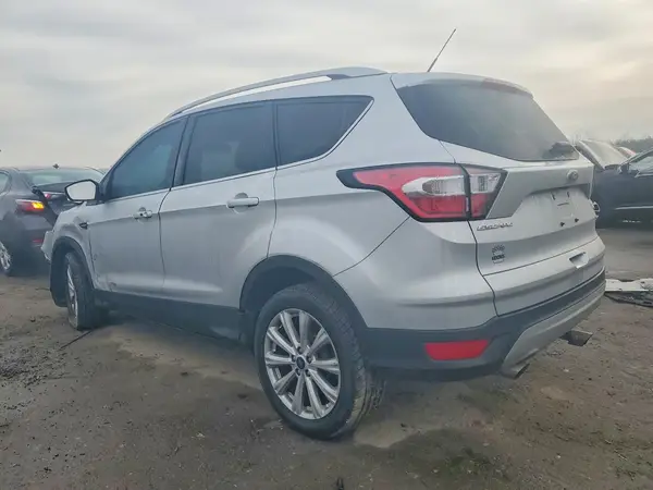 1FMCU9J92HUC32988 2017 FORD ESCAPE - Image 2