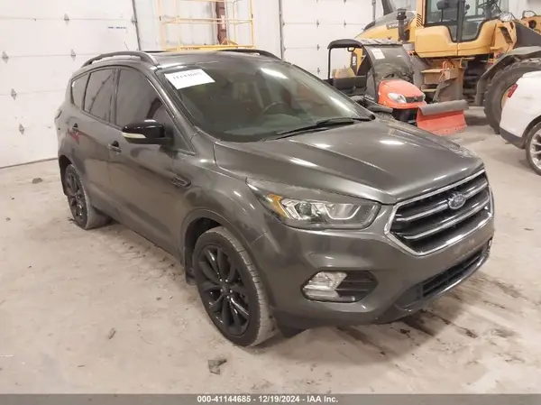 1FMCU9J92HUD22934 2017 FORD ESCAPE - Image 1