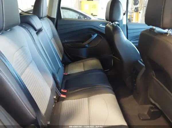 1FMCU9J92HUD33660 2017 FORD ESCAPE - Image 8