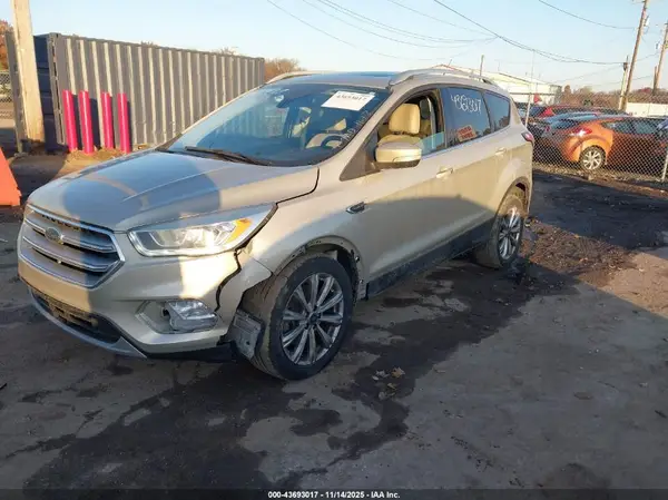 1FMCU9J92HUE71022 2017 FORD ESCAPE - Image 2