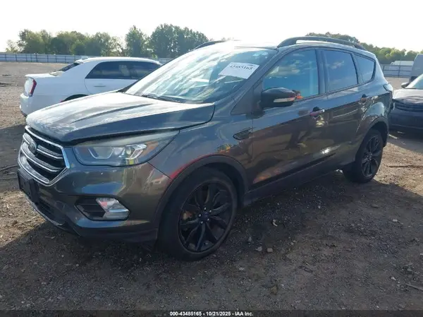 1FMCU9J92HUE72820 2017 FORD ESCAPE - Image 2
