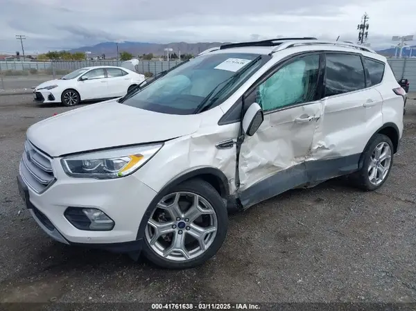 1FMCU9J92JUA99607 2018 FORD ESCAPE - Image 2