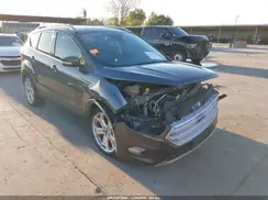 1FMCU9J92JUC78424 2018 FORD ESCAPE