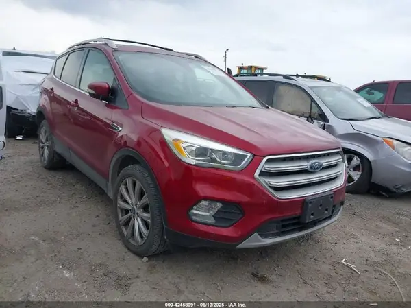 1FMCU9J92JUD62176 2018 FORD ESCAPE - Image 1