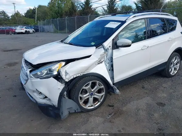 1FMCU9J92KUA22401 2019 FORD ESCAPE - Image 2