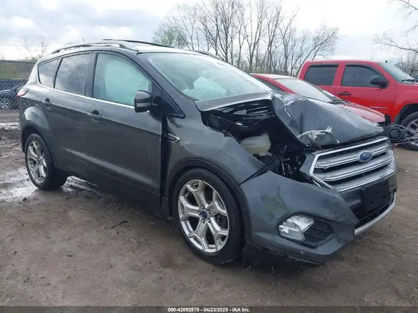 1FMCU9J92KUA60386 2019 FORD ESCAPE - Image 1
