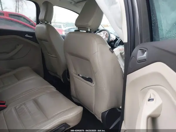 1FMCU9J92KUA60386 2019 FORD ESCAPE - Image 8