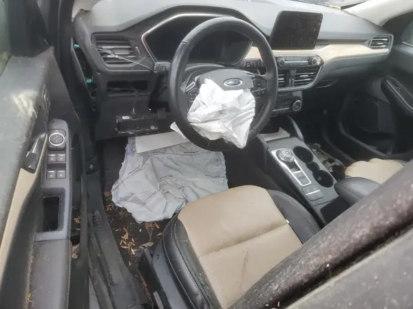 1FMCU9J92MUB01831 2021 FORD ESCAPE - Image 8