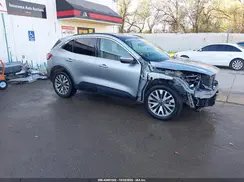 1FMCU9J92NUB91130 2022 FORD ESCAPE