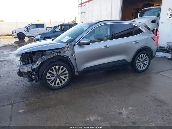 1FMCU9J92NUB91130 2022 FORD ESCAPE - Image 2