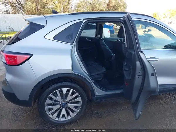 1FMCU9J92NUB91130 2022 FORD ESCAPE - Image 8