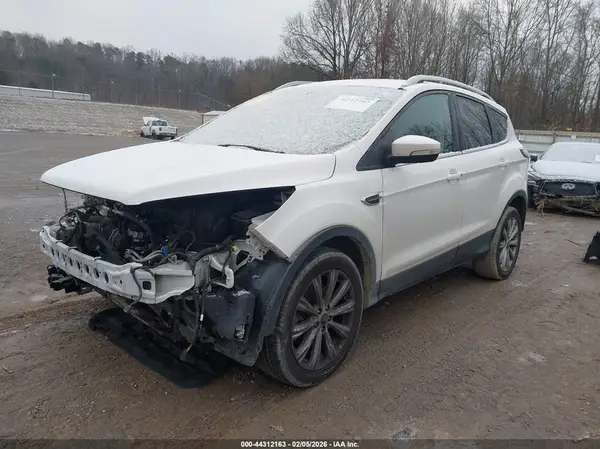 1FMCU9J93HUB39882 2017 FORD ESCAPE - Image 2