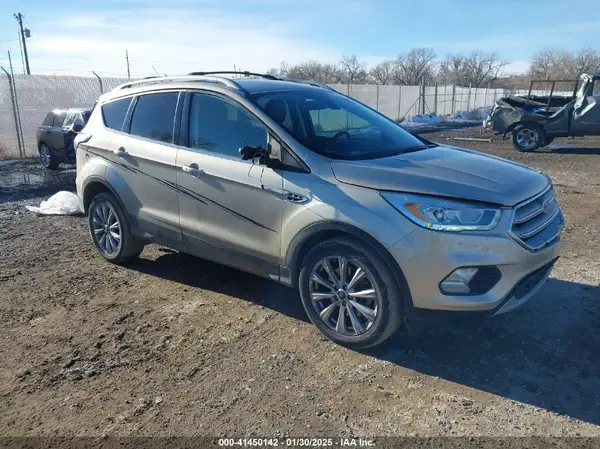 1FMCU9J93HUC81133 2017 FORD ESCAPE - Image 1